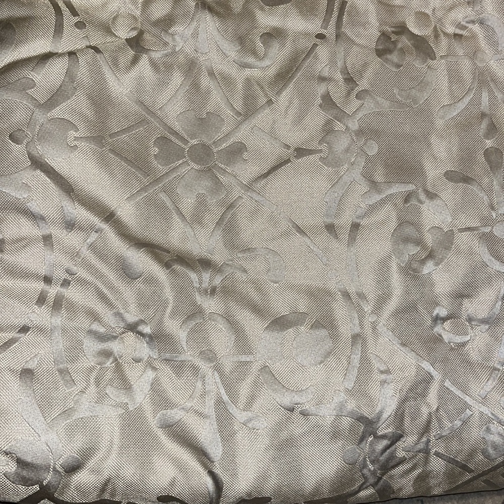 Comforter and 2 shams / pillow cases - Picture 2 of 8